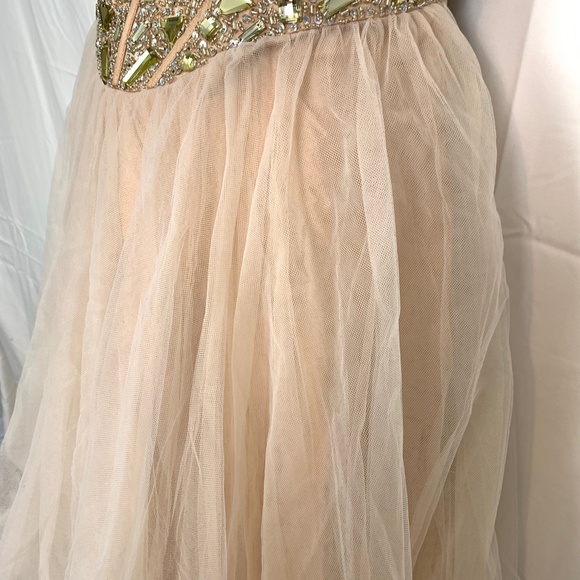 Dave & Johnny Glittering Gold and Cream Gown - Picture 9 of 16